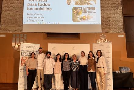 foto familia dia de la alimentacion
